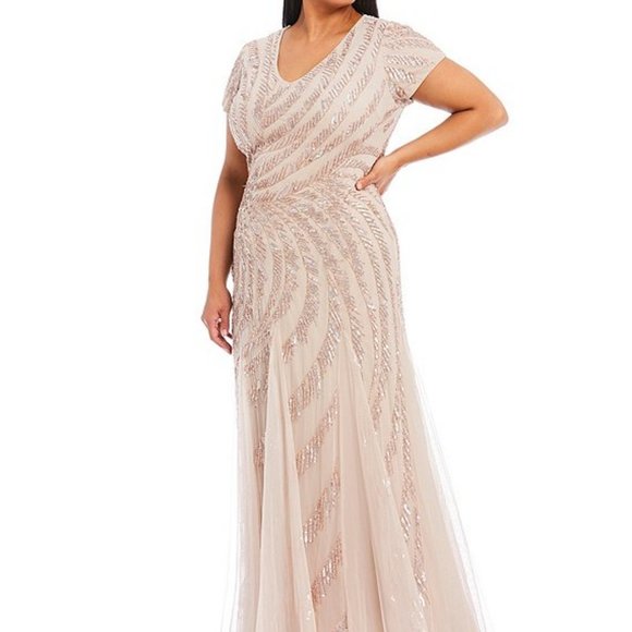 Adrianna Papell Dresses & Skirts - ADRIANNA PAPELL V-Neck Short Sleeve Beaded…